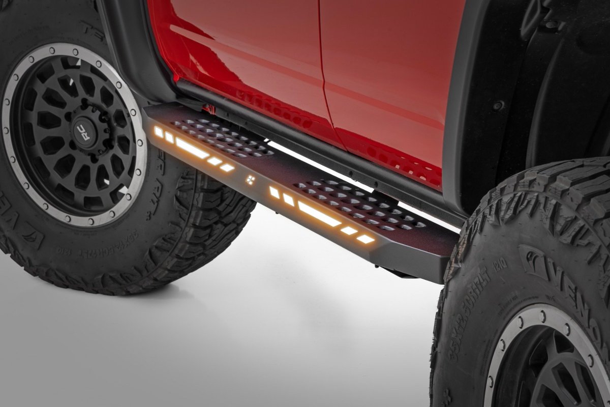 Ford Bronco Running Boards - Rough Country - AC2, Cab-Length, Integrated LED - Black; Amber/White LED - '21-'25